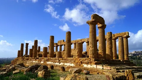 辽篮开启归化计划，广东队徐昕受伤！同曦队公布新加盟球员，郭艾伦批评广州队友