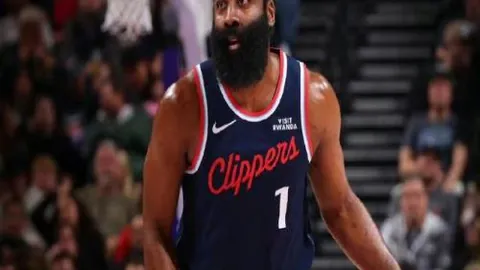 隋文静冬奥王者归来，全力备战米兰赛事——人民日报客户端报道